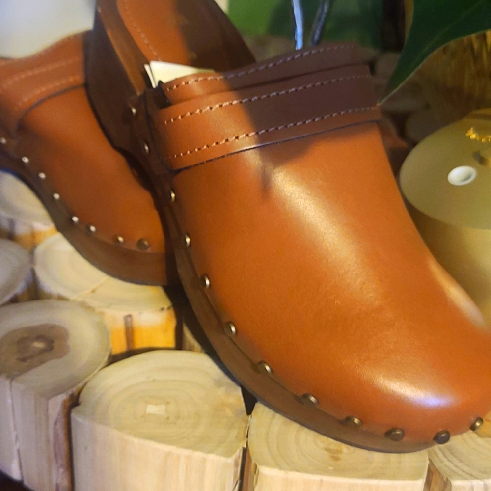 Like New Leather Clogs!